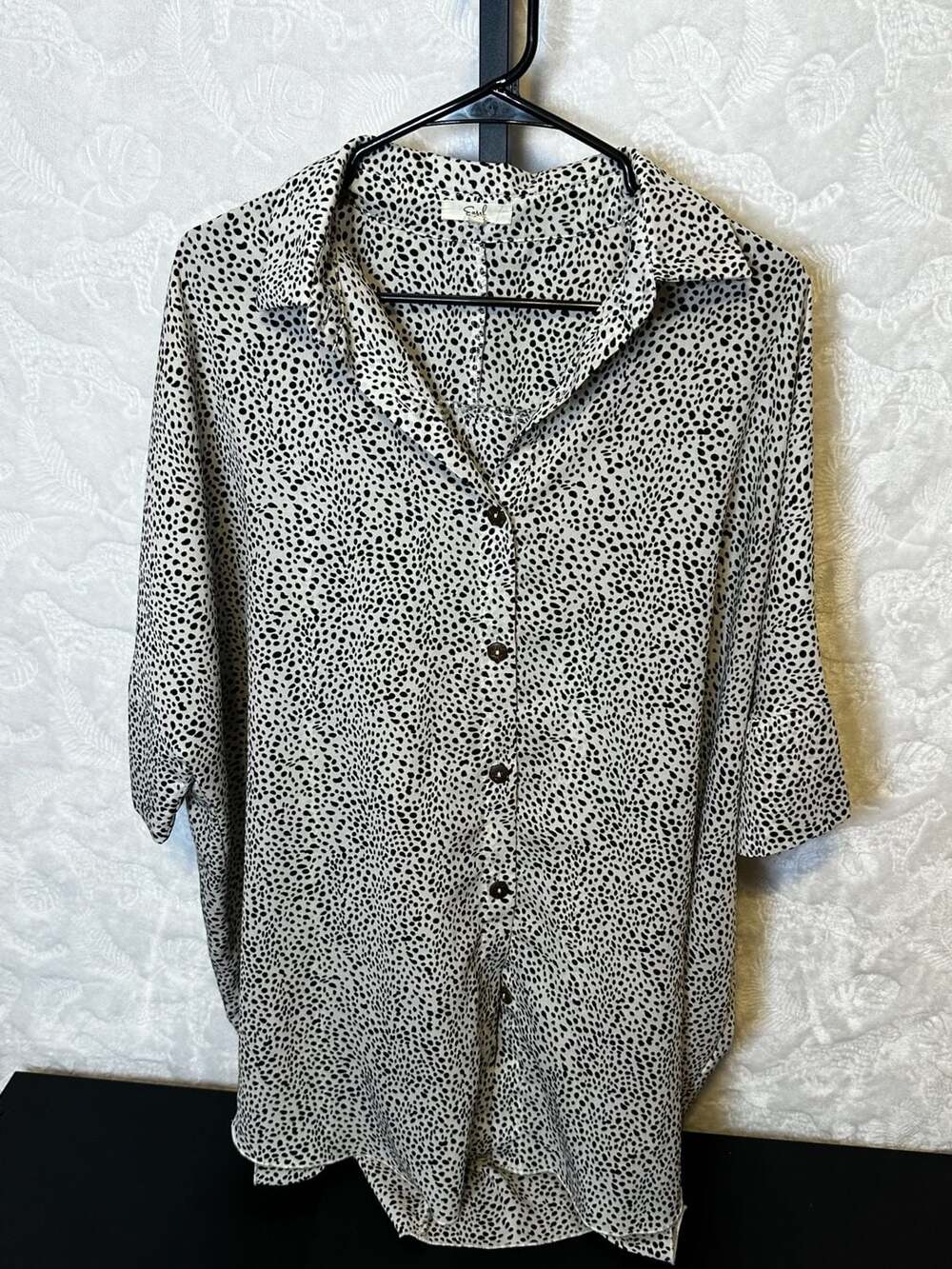 Easel Leopard Animal Print Button Down Front Oversized Shirt Women's Size Large